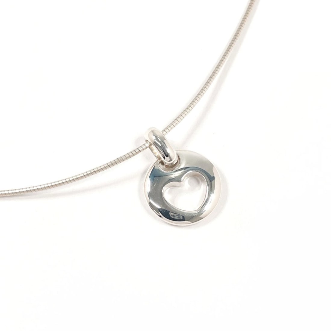 TIFFANY&Co. Tiffany Pierced Heart Necklace, Sterling Silver 925, Silver, Women's: --- Catalog ---Category: SizePendant Size: 14.2mm x 14.2mm / 0.55'' x 0.55''Neck Circumference: 41 cm / 16.14''Category: DesignColor: SilverGender: WomenMaterial: Silver 925Necklace Type: NecklaceCate