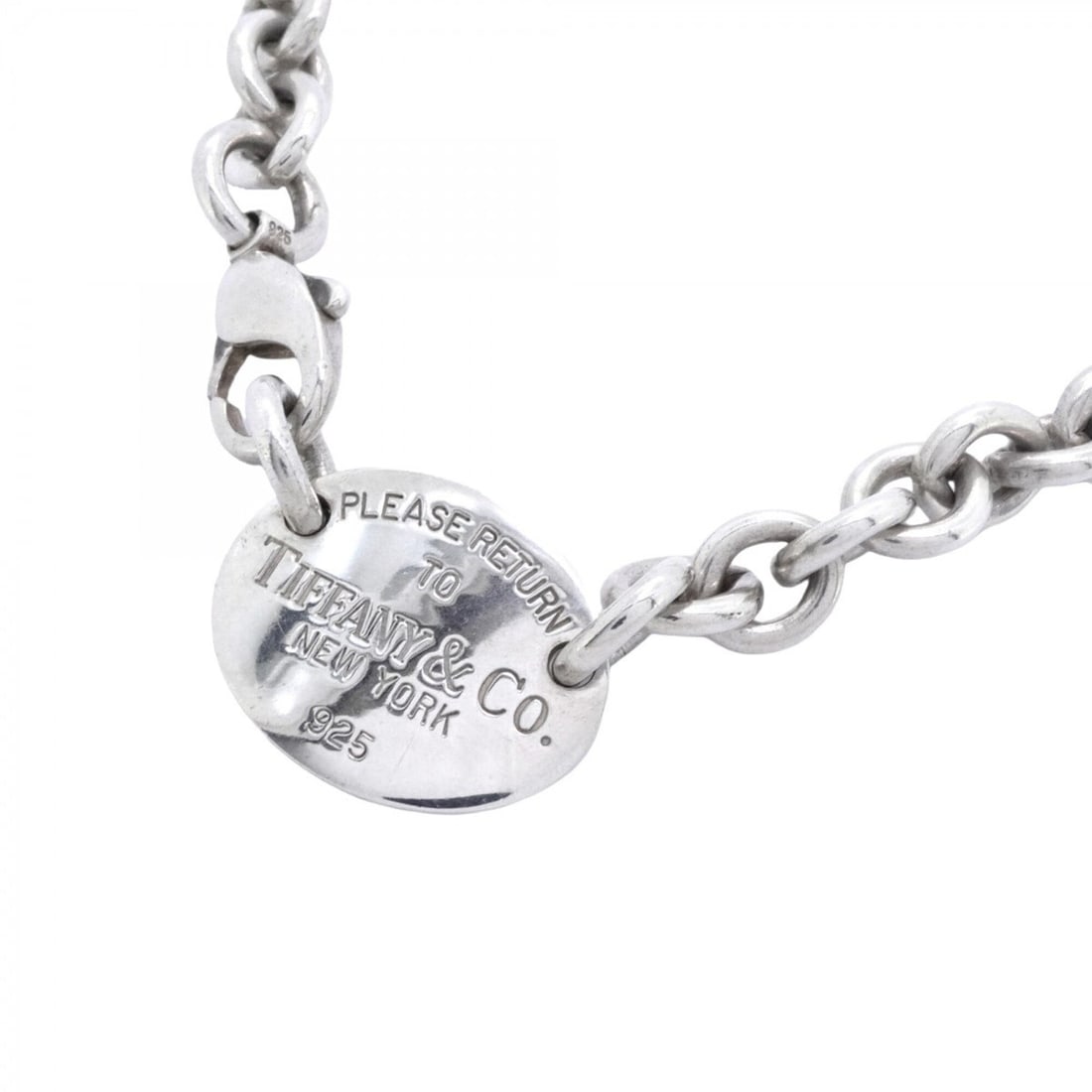 Tiffany & Co. Return to Oval Sterling Silver Necklace for Women: --- Catalog ---Category: SizePendant Size: 18mm x 22.6mm / 0.7'' x 0.88''Neck Circumference: 39 cm / 15.35''Category: DesignGender: WomenMaterial: Silver 925Necklace Type: NecklaceCategory: GeneralBra