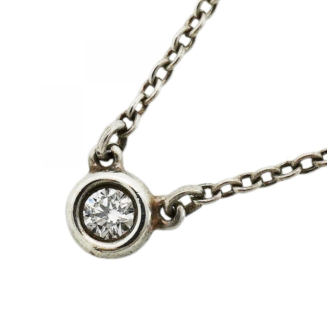 Tiffany & Co. By the Yard Necklace, 1PD (One Diamond), Sterling Silver 925, Women's: --- Catalog ---Category: SizePendant Size: 4.5mm x 3.9mm / 0.17'' x 0.15''Neck Circumference: 41 cm / 16.14''Category: DesignStone: DiamondGender: WomenMaterial: Silver 925Necklace Type: NecklaceCateg