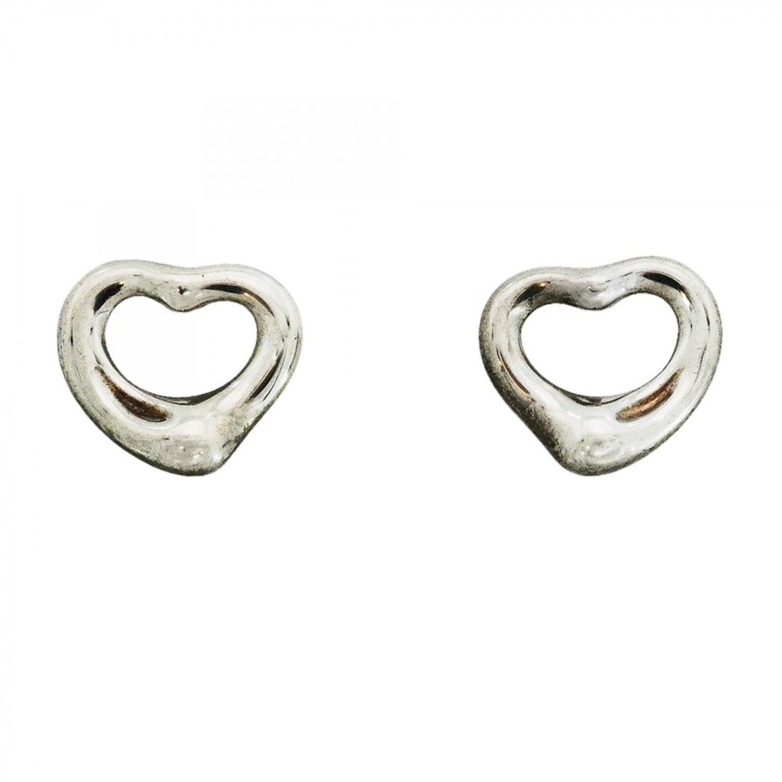 Tiffany & Co. Heart Sterling Silver 925 Earrings for Women: --- Catalog ---Category: SizeSize (HxWxD): 9.80mm x 11.00mm / 0.39'' x 0.43''Category: DesignType: Stud earringsGender: WomenMaterial: Silver 925Category: GeneralBrand: Tiffany--- Item List ---Section