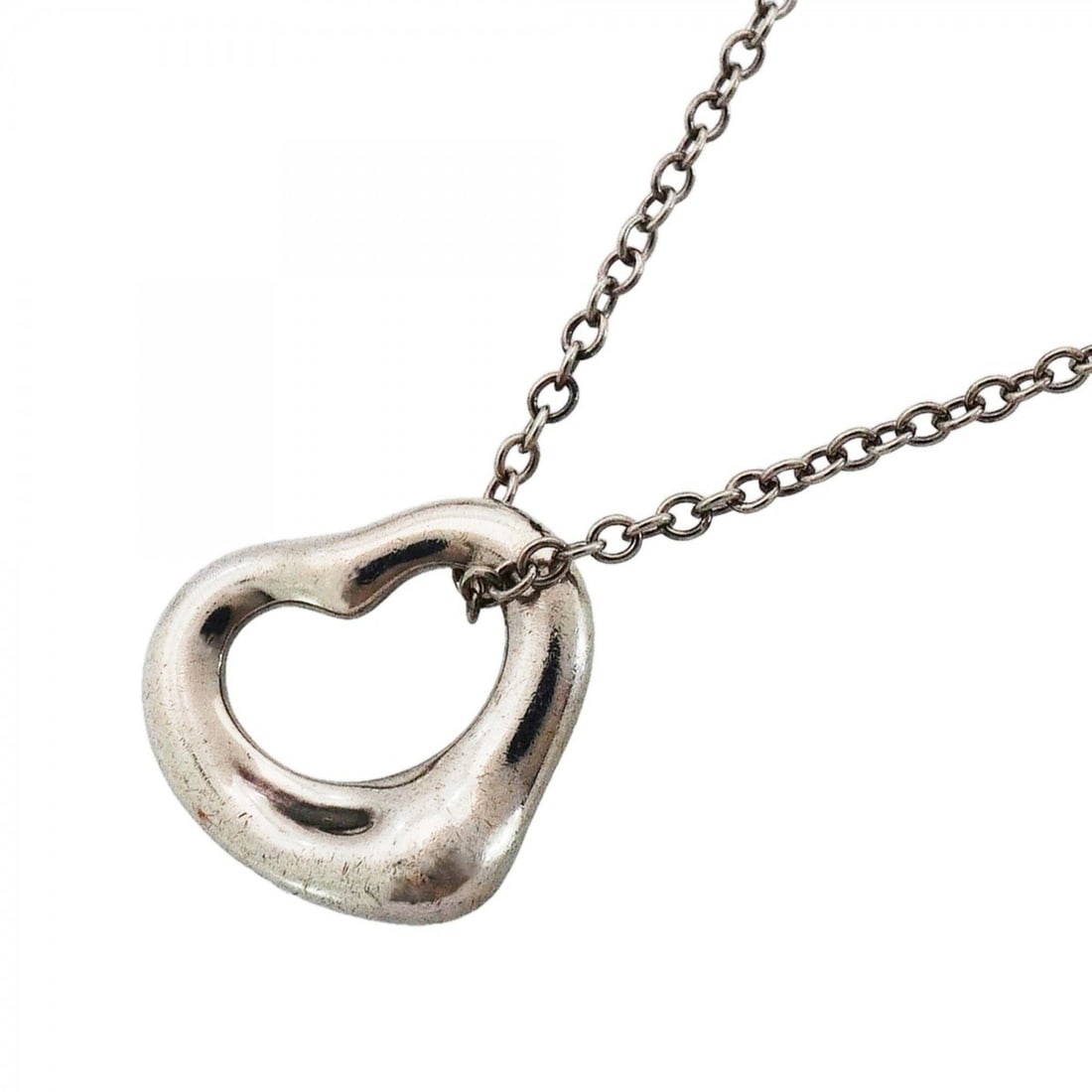 Tiffany & Co. Heart Necklace, Sterling Silver 925, Women's: --- Catalog ---Category: SizePendant Size: 9.9mm x 11.1mm / 0.38'' x 0.43''Neck Circumference: 41 cm / 16.14''Category: DesignGender: WomenMaterial: Silver 925Necklace Type: NecklaceCategory: GeneralB