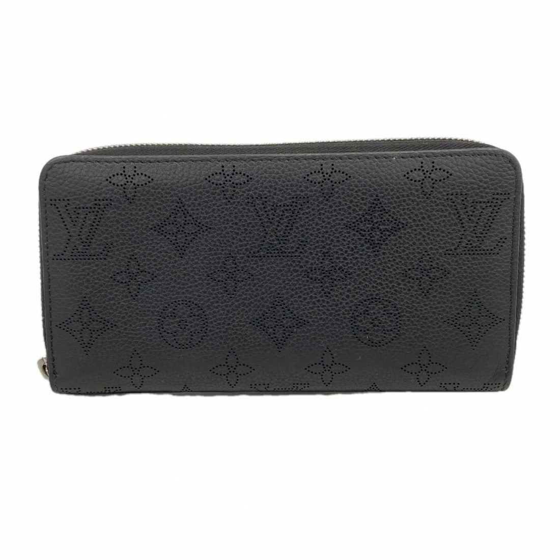 Louis Vuitton Mahina Zippy Wallet M61867 Noir (Women's): --- Catalog ---Category: SizeSize (HxWxD): 10.5cm x 19.5cm x 2.5cm / 4.13'' x 7.67'' x 0.98''Category: DesignType: Long wallet (bi-fold)Color: NoirGender: WomenCategory: GeneralMPN: M61867Brand: Louis