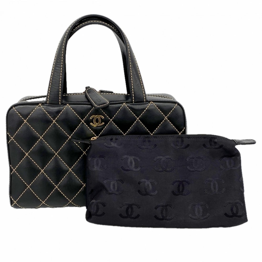 Chanel Tote Bag, Wild Stitch Leather, Black, Women's: --- Catalog ---Category: SizeSize (HxWxD): 21cm x 33cm x 12cm / 8.26'' x 12.99'' x 4.72''Category: DesignType: Tote bagColor: BlackGender: WomenMaterial: Leather Hardware Color: GoldCategory: GeneralB