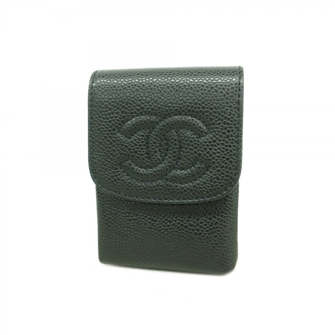 Chanel cigarette case, caviar leather, black, champagne, for men and women.: --- Catalog ---Category: DesignType: Cigarette caseColor: BlackMaterial: Grained CalfskinCategory: GeneralBrand: ChanelCategory: Physical PropertiesSize (HxWxD): 11.5cm x 7.5cm x 3cm / 4.52'' x 2.95''