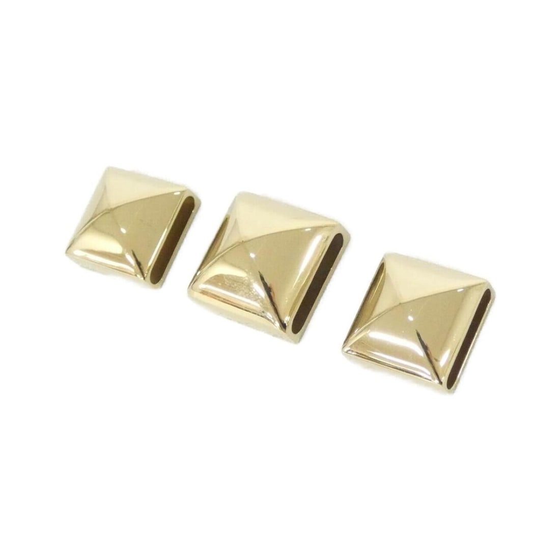 Hermes Medor 601602S Scarf Muffler Ring: --- Catalog ---Category: DesignType: Scarf ringColor: GoldGender: WomenCategory: GeneralBrand: HermesCategory: Physical PropertiesSize (HxWxD): 1.8cm x 1.8cm / 0.7'' x 0.7''--- Item List ---Section: C