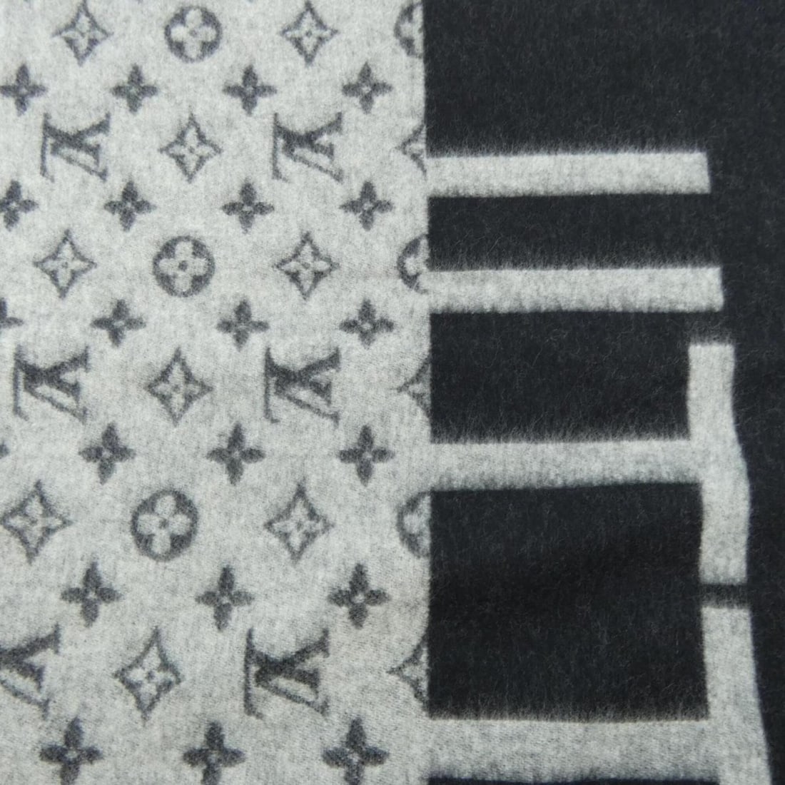 Louis Vuitton LV Split M70924 Scarf - 4
