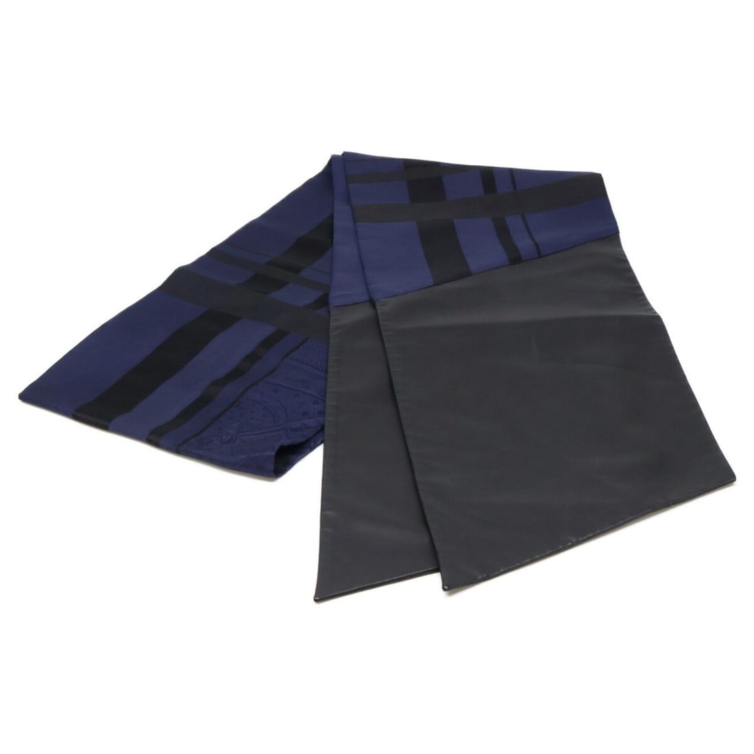 HERMES Maxi Twilly Lambskin Leather Trim Scarf/Muffler Navy x Black Women's: --- Catalog ---Category: SizeSize (LxW): 1.93m x 19.5cm / 75.98'' x 7.67''Category: DesignType: ScarfColor: Black, NavyGender: WomenMaterial: Silk Category: GeneralBrand: Hermes--- Item List ---Sectio