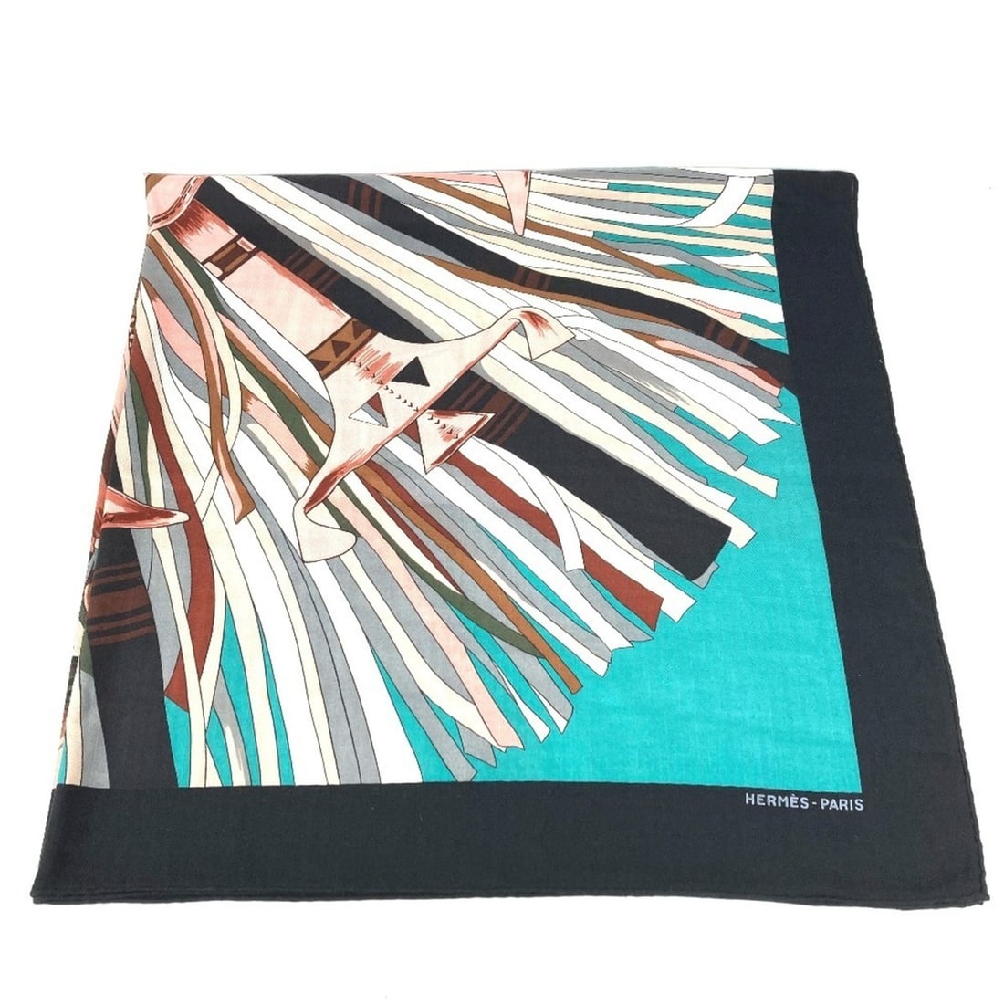 HERMES Carre Geant 140 Shawl Stole Large Scarf Muffler Cashmere Silk Men's Women's Black: --- Catalog ---Category: SizeSize (LxW): 1.4m x 1.4m / 55.11'' x 55.11''Category: DesignType: ShawlColor: Black, Multi-colorGender: Men,Women,UnisexMaterial: Cashmere , Silk Category: GeneralBrand: