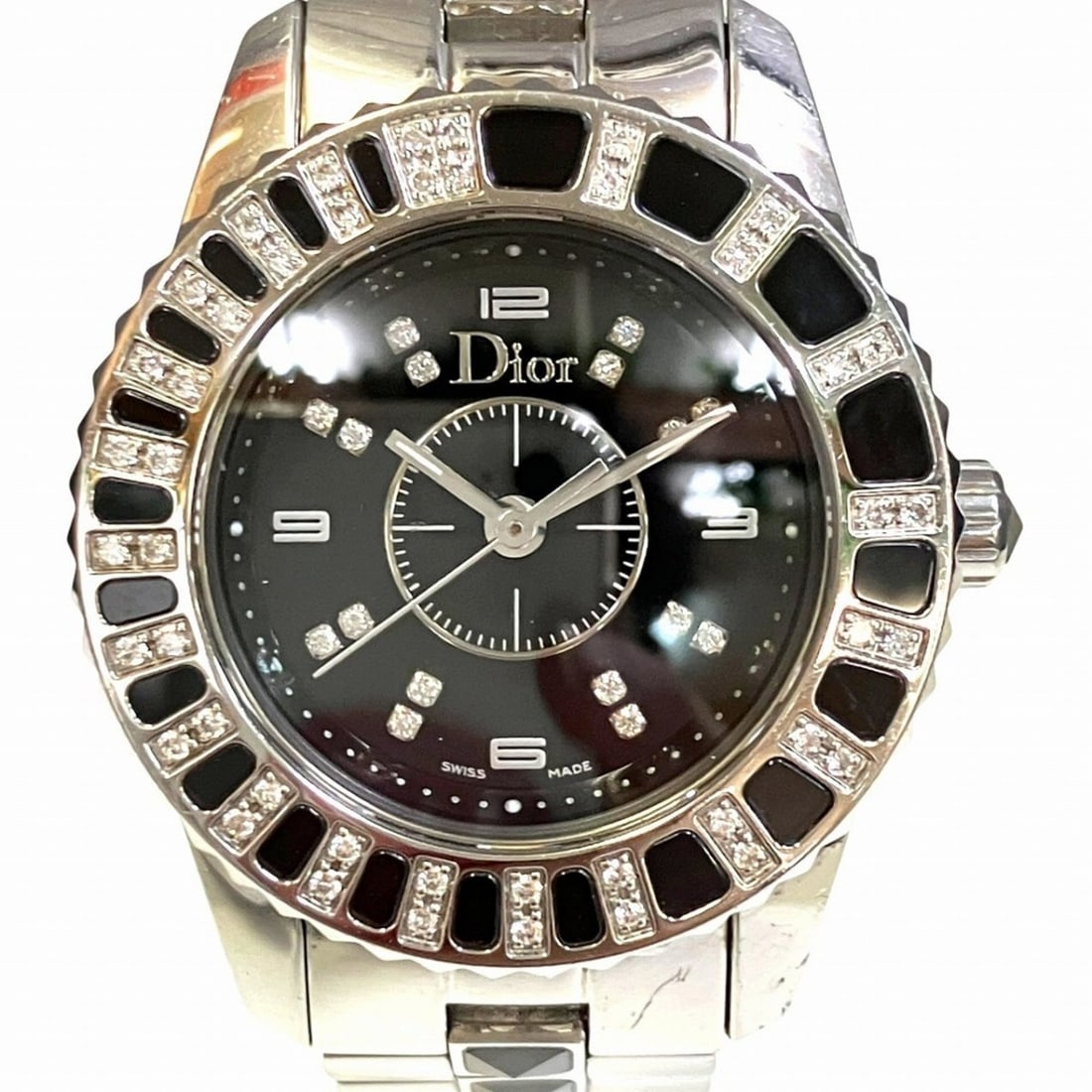 Christian Dior Crystal Diamond Bezel Watch, Total Weight 75.8g, Stainless Steel, Quartz, Black Dial,: --- Catalog ---Category: SizeWrist Size: 15.5cm / 6.1''Case Diameter: 29mm / 1.14''Category: DesignType: WristwatchGender: MenColor (Dial): BlackMaterial (Band): Stainless steelMaterial (Case): Stainl