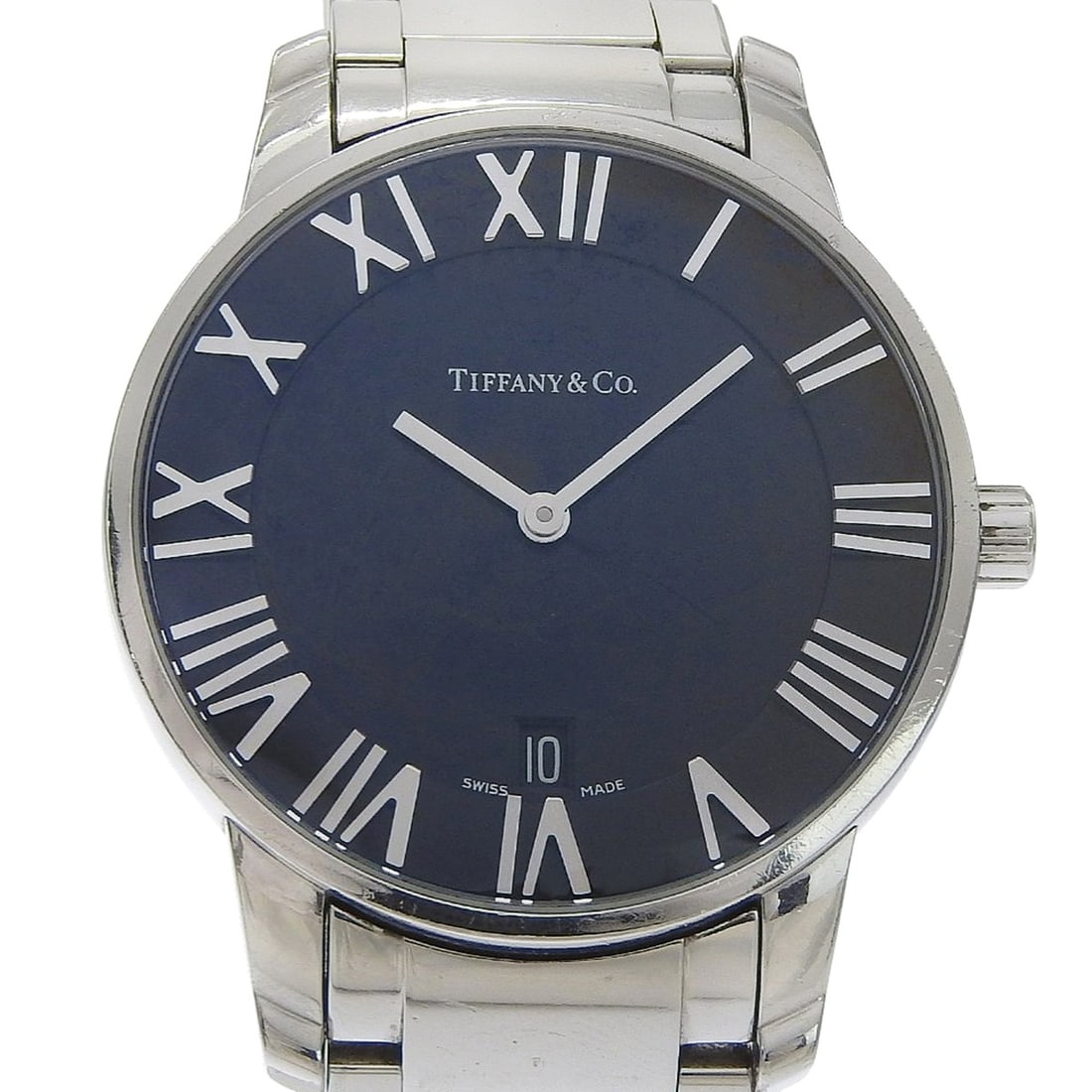Tiffany & Co. Atlas Dome Watch Z1800.11.10A00A Stainless Steel Quartz Analog Black Dial Men's: --- Catalog ---Category: SizeWrist Size: 17cm / 6.69''Case Diameter: 37mm / 1.46''Category: DesignType: WristwatchGender: MenColor (Dial): BlackMaterial (Band): Stainless steelMaterial (Case): Stainle