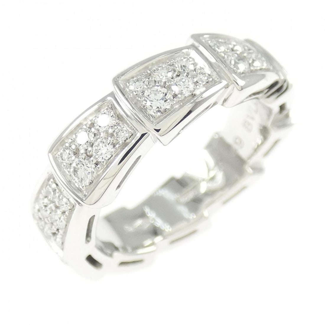 Bvlgari Serpenti Viper Ring: --- Catalog ---Category: SizeUS Size: 5Brand Size: 49Category: DesignType: Band ringColor: White goldStone: DiamondGender: WomenMaterial: White gold (18K)Category: GeneralMPN: 353514/AN857940Brand: