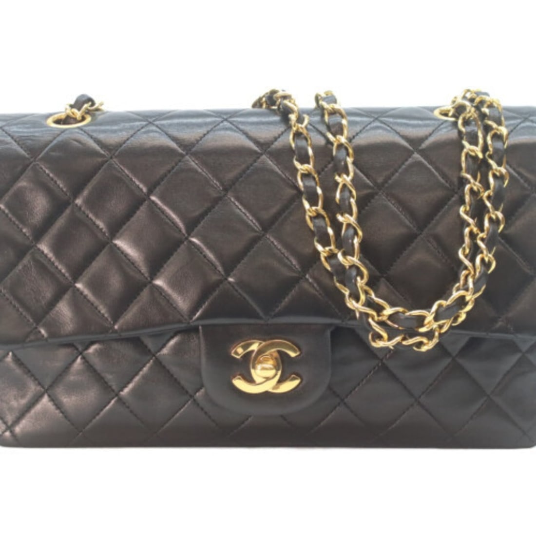 CHANEL A01112 Lambskin Double Flap Matelassé 25 Shoulder Bag, Black with Gold Hardware, Women's: --- Catalog ---Category: SizeSize (HxWxD): 16.5cm x 25cm x 7cm / 6.49'' x 9.84'' x 2.75''Category: DesignType: Shoulder bagColor: BlackGender: WomenMaterial: Leather Hardware Color: GoldLeather/Fur Ty