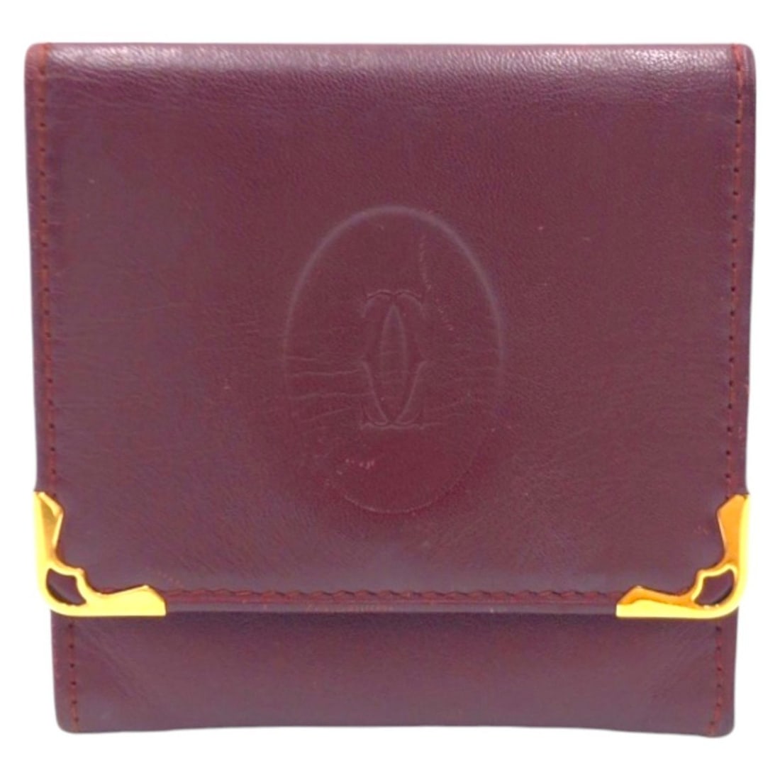 CARTIER Vintage Must Line Wine Red Bordeaux Gold Hardware Leather Wallet/Coin Case Purse for Women: --- Catalog ---Category: SizeSize (HxWxD): 8cm x 8cm x 1cm / 3.14'' x 3.14'' x 0.39''Category: DesignType: Coin purse/coin caseColor: Bordeaux, Wine redGender: WomenSeason: VintageMaterial: Leather Ca