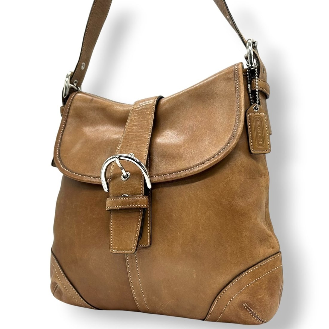 Coach Soho Shoulder Bag 9480 with Flap, Leather, Glove-Tanned Brown and Camel, Vintage, Women's,: --- Catalog ---Category: SizeSize (HxWxD): 26cm x 28cm x 5cm / 10.23'' x 11.02'' x 1.96''Category: DesignType: Shoulder bagColor: BrownGender: WomenMaterial: Leather Category: GeneralMPN: 9480Brand:
