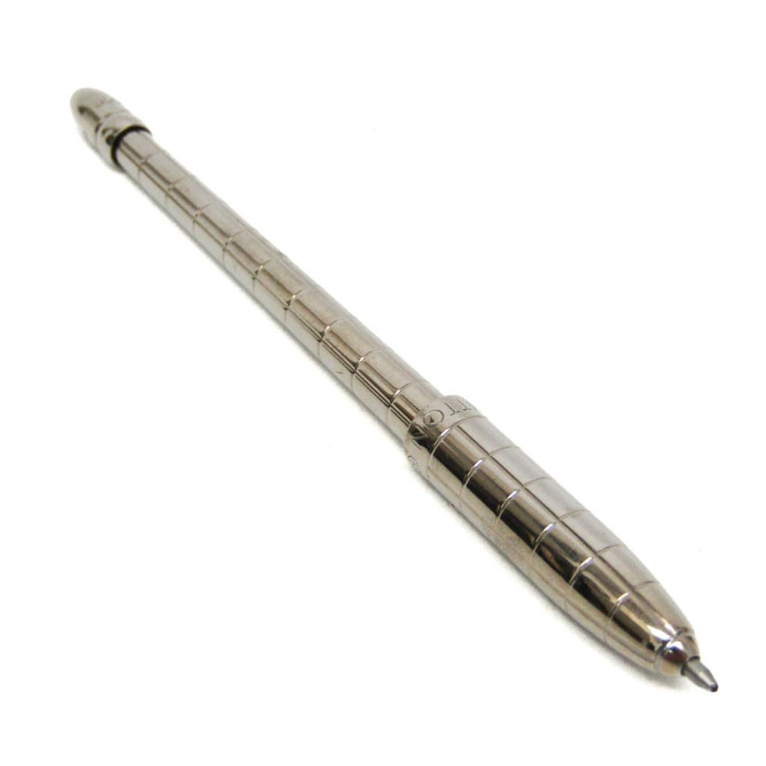 Louis Vuitton Stylo Agenda GM N75001 Silver Ballpoint Pen (Black Ink): --- Catalog ---Category: DesignType: Ballpoint penColor: SilverGender: Men,WomenClosure: TwistInk Color: BlackMaterial (Body): MetalCategory: GeneralBrand: Louis VuittonModel: Stylo Agenda GM N75001Co