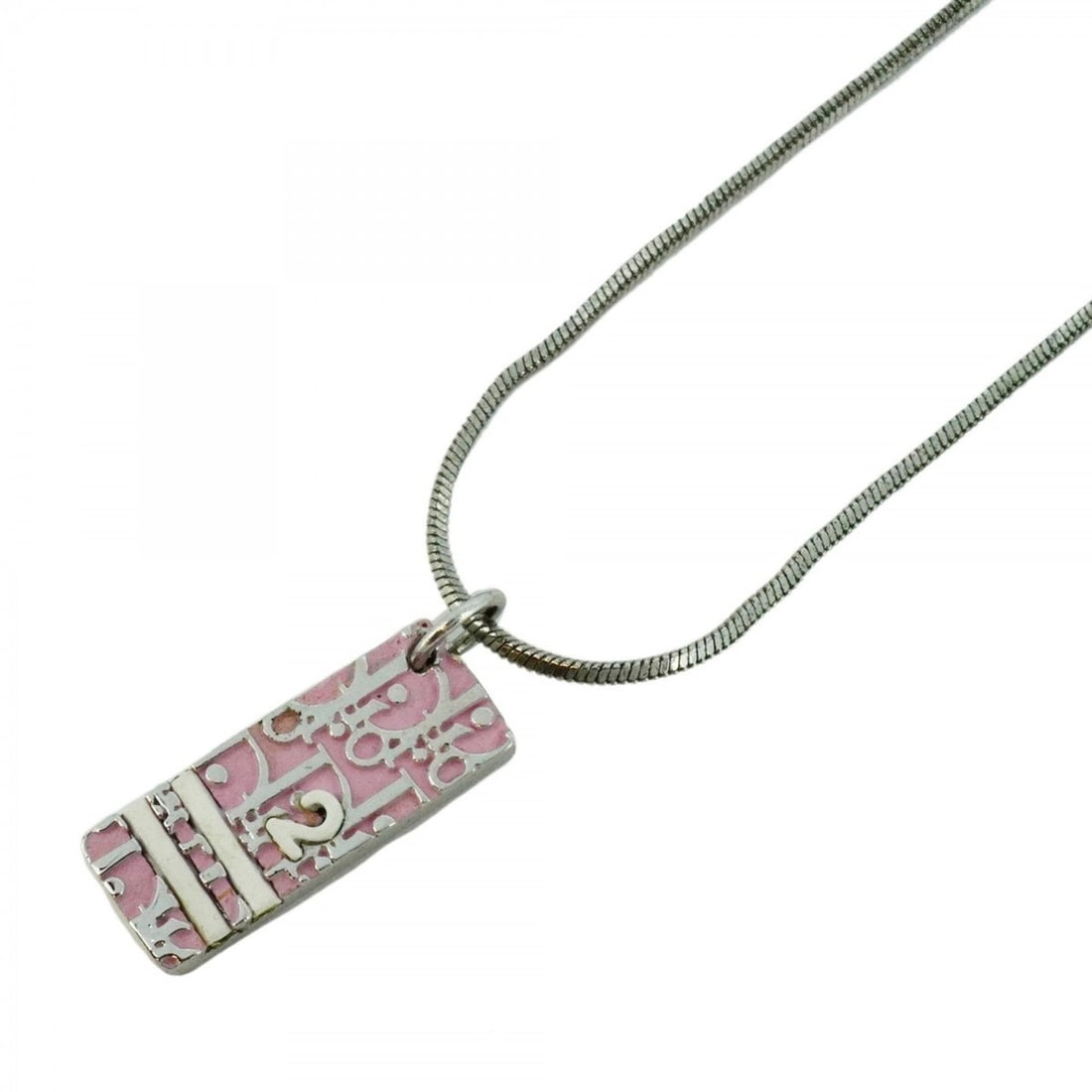 Christian Dior Necklace Trotter Plate Metal Silver White Pink Ladies: --- Catalog ---Category: SizePendant Size: 25mm x 10mm / 0.98'' x 0.39''Neck Circumference: 38 cm - 43 cm / 14.96'' - 16.92''Category: DesignColor: Pink, Silver, WhiteGender: WomenMaterial: MetalNeckl