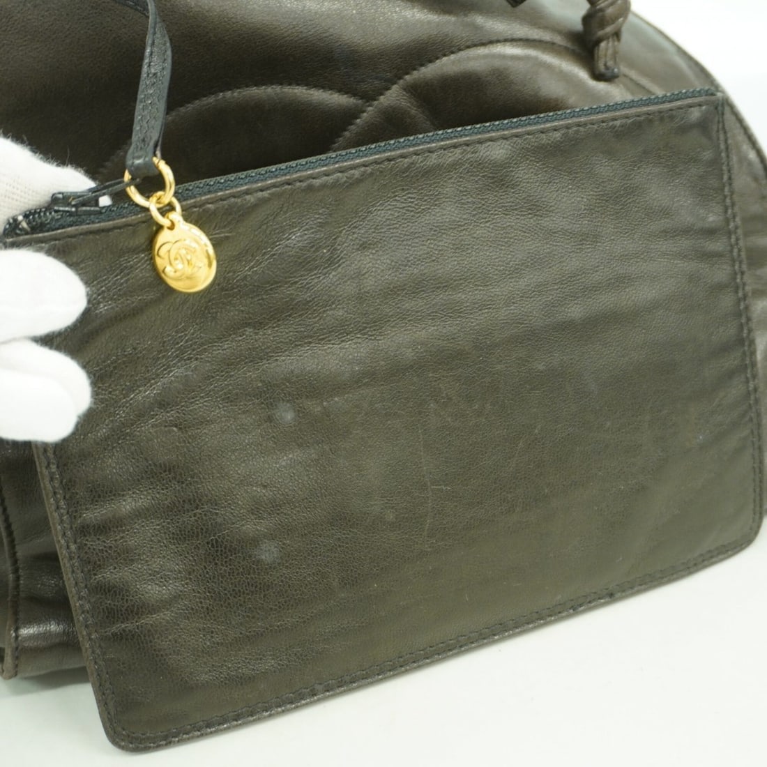 MICHAEL KORS Shoulder Bag Black Michael Kors: --- Catalog ---Category: SizeSize (HxWxD): 24cm x 24cm x 7cm / 9.44'' x 9.44'' x 2.75''Category: DesignType: Shoulder bagColor: BlackGender: WomenCategory: GeneralBrand: Michael Kors--- Item List ---S