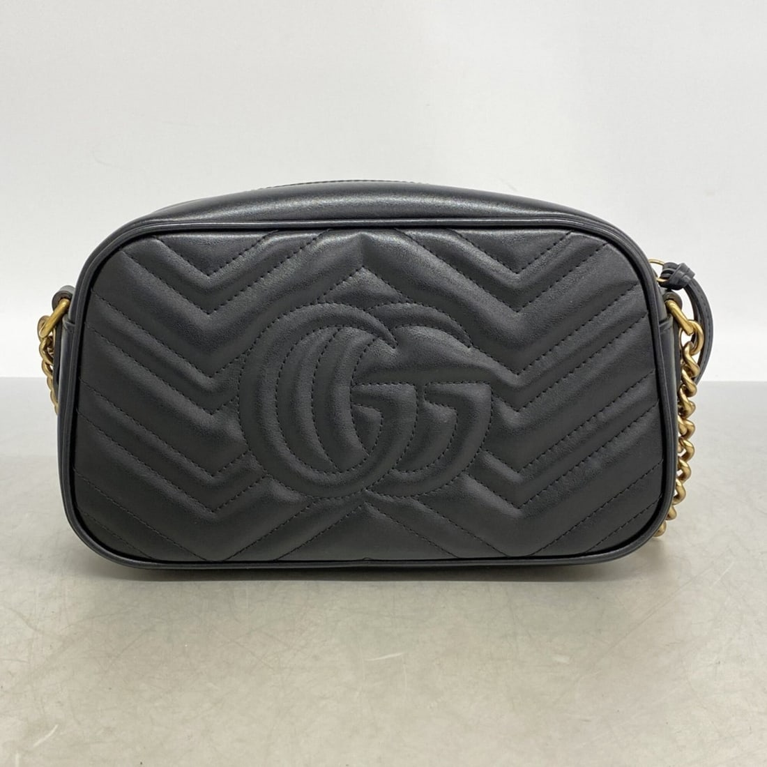 Chloé Chloe Elsie 3P0591-835 Flap Turnlock L-Shaped Long Wallet for Women: --- Catalog ---Category: SizeSize (HxWxD): 11cm x 19cm x 3cm / 4.33'' x 7.48'' x 1.18''Category: DesignType: Long wallet (bi-fold)Color: BlackGender: WomenMaterial: Leather Category: GeneralMPN: 3P059