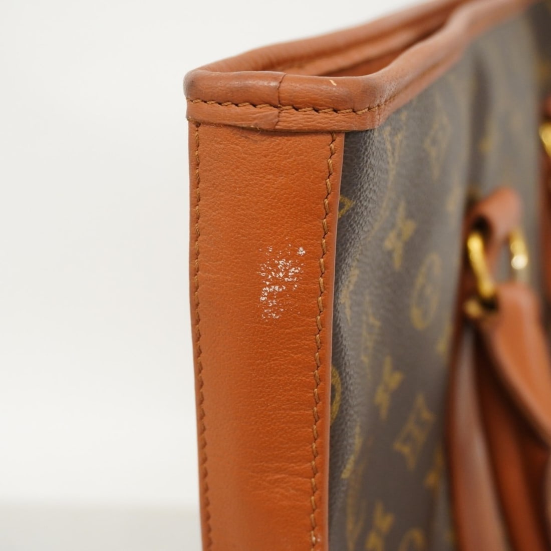 LOUIS VUITTON Monogram Vernis Pochette Cle M91346 Coin Purse/Coin Case Yellow Louis Vuitton: --- Catalog ---Category: SizeSize (HxWxD): 7cm x 12.5cm / 2.75'' x 4.92''Category: DesignType: PochetteColor: YellowGender: WomenMaterial: Monogram Vernis Category: GeneralMPN: M91346Brand: Louis Vuit