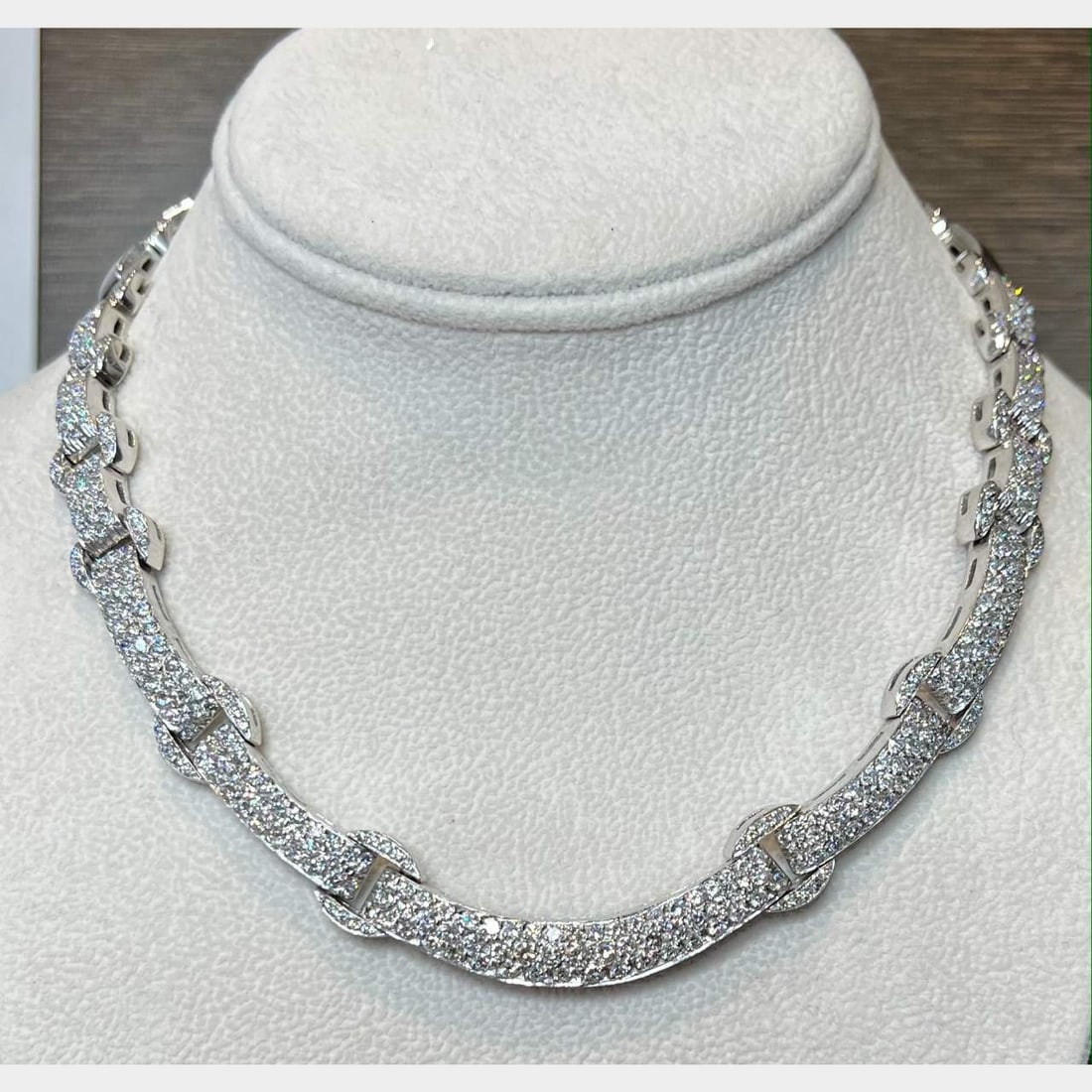 18K White Gold 19.00 Ct. Diamond Necklace: 18K White Gold 19.00 Ct. Diamond NecklaceWeighing 102.8 gramsSet with 349 Diamonds weighing app. 19.00 Ct.E-G Color, VVS-VS Clarity16 inches in length