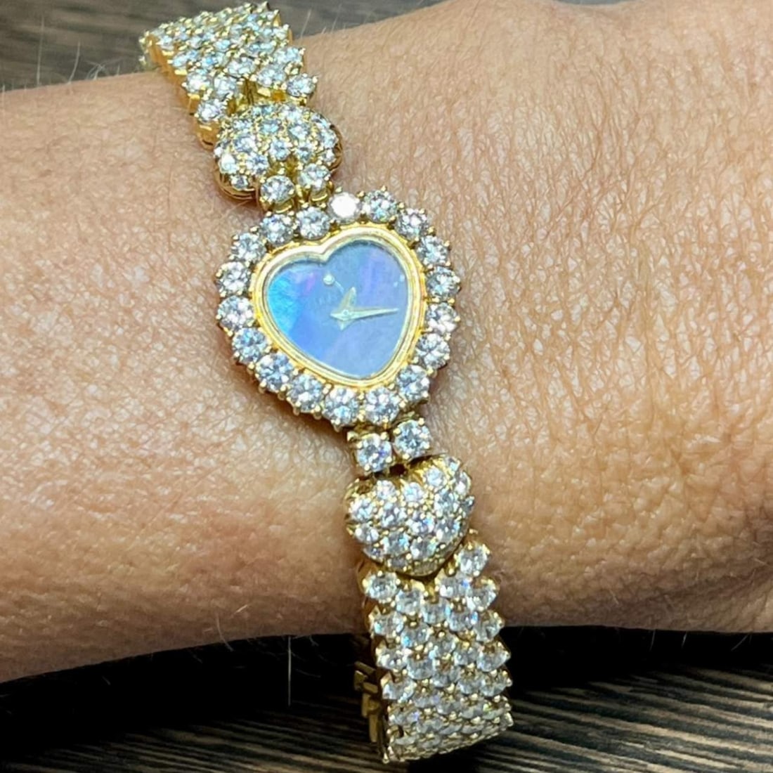 DeLaneau 18K Yellow Gold Diamond Cocktail Watch: DeLaneau 18K Yellow Gold Diamond Cocktail WatchWeighing 42.0 gramsSet with 223 Diamonds weighing app. 12.10 Ct.D-F Color, VVS-VS Clarity6 inches in length18mm Case, Quartz movement