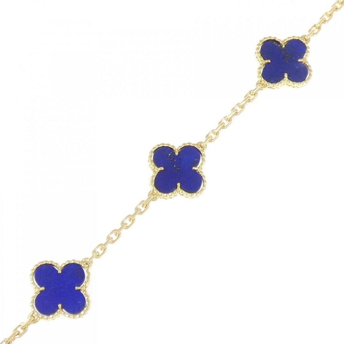 Van Cleef & Arpels Vintage Alhambra Bracelet: --- Catalog ---Category: SizeLength: 18.5cm / 7.28''Category: DesignType: Charm braceletColor: Yellow goldStone: Lapis lazuliGender: WomenMaterial: Yellow gold (18K)Weight (ct.): 18Category: GeneralBr