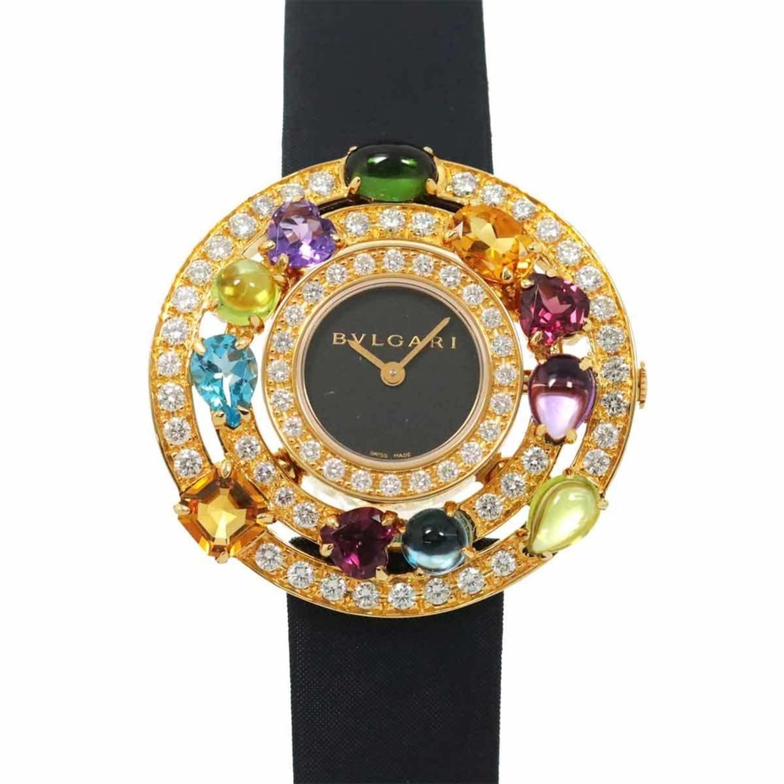 BVLGARI Asutorare Cerchi AE36G Ladies Watch Diamond Color Stone Bezel Black K18YG Quartz: --- Catalog ---Category: SizeWrist Size: 13.5cm - 17cm / 5.31'' - 6.69''Case Diameter: 36mm / 1.42''Category: DesignType: WristwatchGender: WomenGemstone: DiamondColor (Dial): BlackMaterial (Band): Sa
