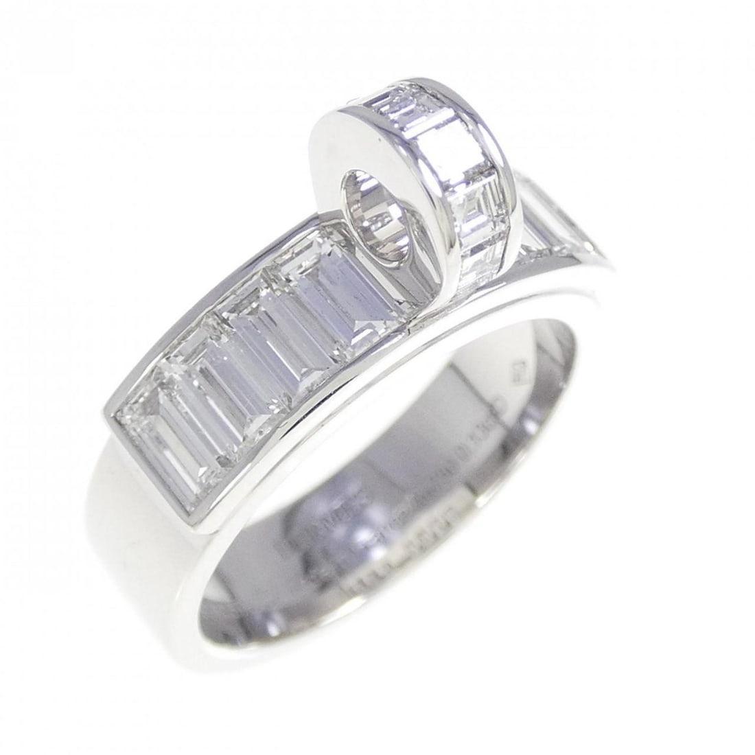 Hermes Hermès Kelly Baguette PM Ring: --- Catalog ---Category: SizeUS Size: 6.5Brand Size: 52Category: DesignType: Band ringStone: DiamondGender: WomenMaterial: White gold (18K)Category: GeneralMPN: H219671BBrand: Hermes--- Item List ---S