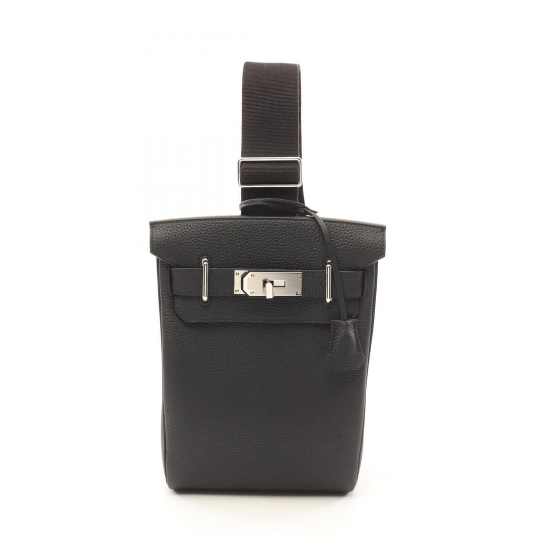 Hermes Kelly Akkad PM Waist Bag Body Togo Men's Black: --- Catalog ---Category: SizeSize (HxWxD): 27cm x 18cm x 8cm / 10.62'' x 7.08'' x 3.14''Strap Length: 62cm - 114cm / 24.4'' - 44.88''Category: DesignType: Fanny packColor: BlackGender: MenMaterial: