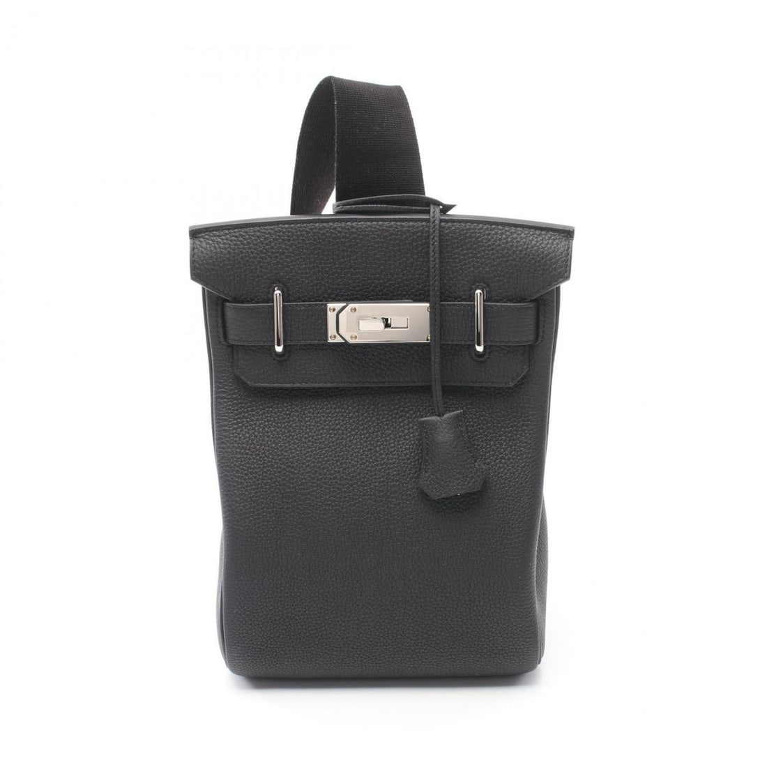 Hermes Kelly Akkad PM Waist Bag Body Togo Women's Black: --- Catalog ---Category: SizeSize (HxWxD): 27cm x 18cm x 8cm / 10.62'' x 7.08'' x 3.14''Category: DesignType: Fanny packColor: BlackGender: WomenMaterial: Togo leather Hardware Color: SilverCategory: