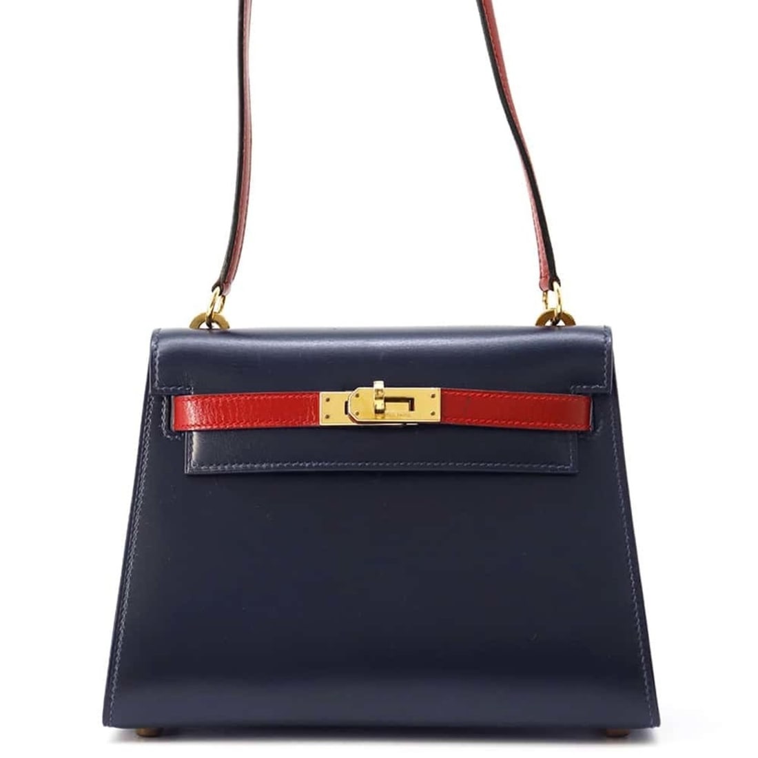 Hermes Shoulder Bag Kelly Navy Rouge Box Calf ?R Stamp: --- Catalog ---Category: SizeSize (HxWxD): 15cm x 20cm x 9.5cm / 5.9'' x 7.87'' x 3.74''Category: DesignType: Shoulder bagColor: NavyGender: WomenMaterial: Box calf leather Hardware Color: