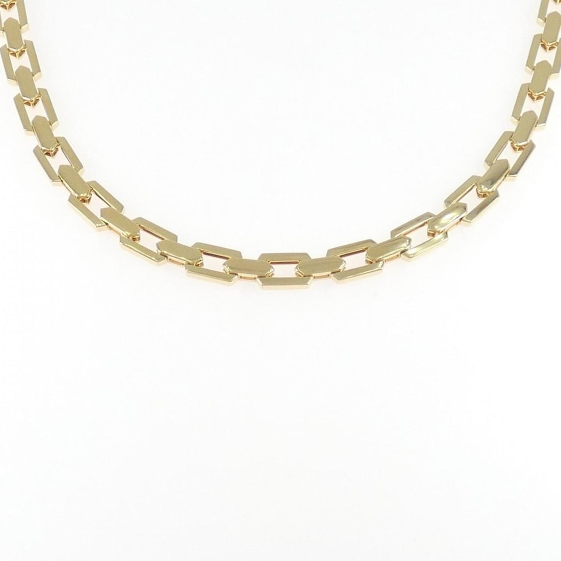 Bvlgari Catene Necklace: --- Catalog ---Category: SizeNeck Circumference: 49 cm / 19.29''Category: DesignColor: Yellow goldGender: WomenMaterial: Yellow gold (18K)Necklace Type: NecklaceCategory: GeneralBrand: Bvlgari--- Item