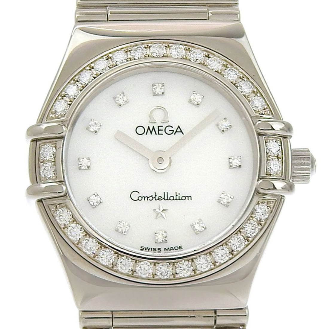 Like New Omega Constellation Mini My Choice 1165 76 Mother-of-Pearl Dial 18K White Gold 64.3g Quartz: --- Catalog ---Category: SizeWrist Size: 14cm / 5.51''Case Diameter: 22mm / 0.87''Category: DesignType: WristwatchGender: WomenColor (Dial): White shellMaterial (Band): White gold (18K)Material