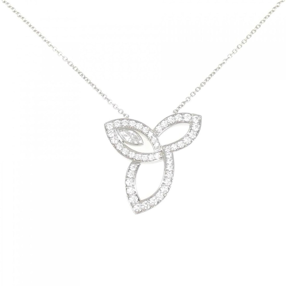 Harry Winston Lily Cluster Necklace: --- Catalog ---Category: SizePendant Size: 21mm x 20.5mm / 0.82'' x 0.8''Neck Circumference: 40 cm / 15.74''Category: DesignGender: WomenMaterial: PlatinumPendant Type: PendantNecklace Type: NecklaceC
