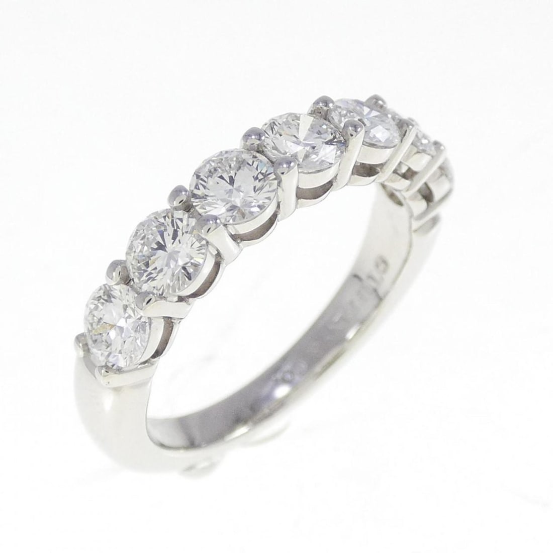 Tiffany Embrace Band Ring: --- Catalog ---Category: SizeWidth: 3.3mm / 0.13''Weight: 4.8g / 0.16oz.JP Size: 7US Size: 4Category: DesignType: Band ringStone: DiamondGender: WomenMaterial: Platinum 950Category: GeneralBrand: