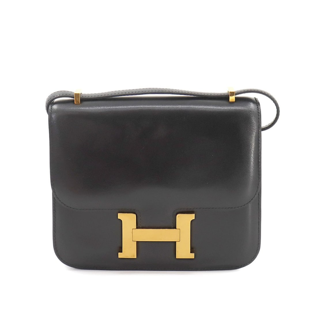 Hermes Constance 3 18 Shoulder Bag Box Calf Scarf Black Gold Hardware Mini: --- Catalog ---Category: SizeSize (HxWxD): 15cm x 18.5cm x 4cm / 5.9'' x 7.28'' x 1.57''Category: DesignType: Shoulder bagColor: BlackGender: WomenMaterial: Box calf leather Hardware Color: