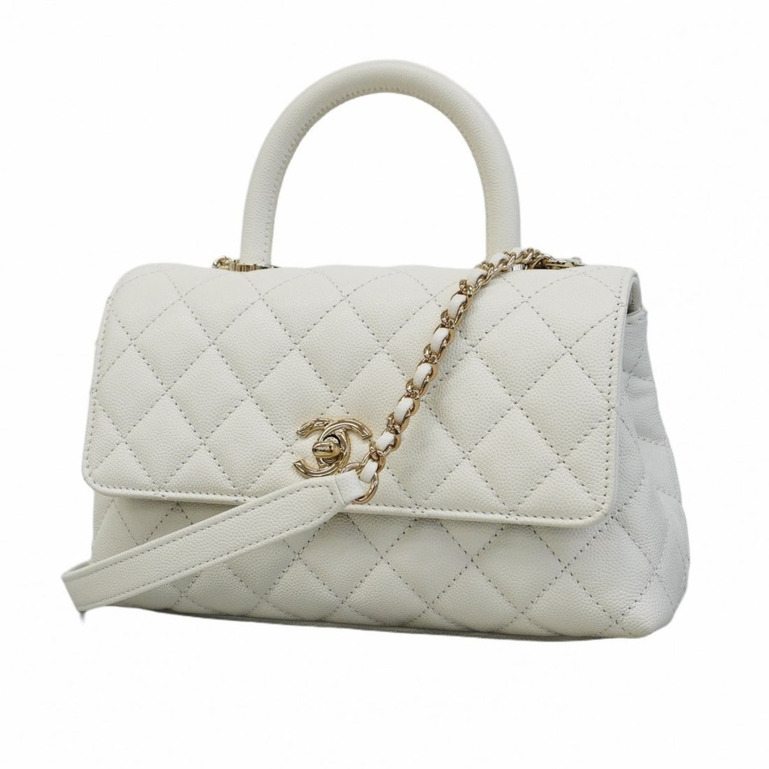 Chanel Shoulder Bag Matelasse Chain Caviar Skin White Champagne Ladies: --- Catalog ---Category: SizeSize (HxWxD): 15cm x 22.5cm x 9cm / 5.9'' x 8.85'' x 3.54''Category: DesignType: Shoulder bagColor: WhiteGender: WomenMaterial: Caviar leather Hardware Color: Champagne go