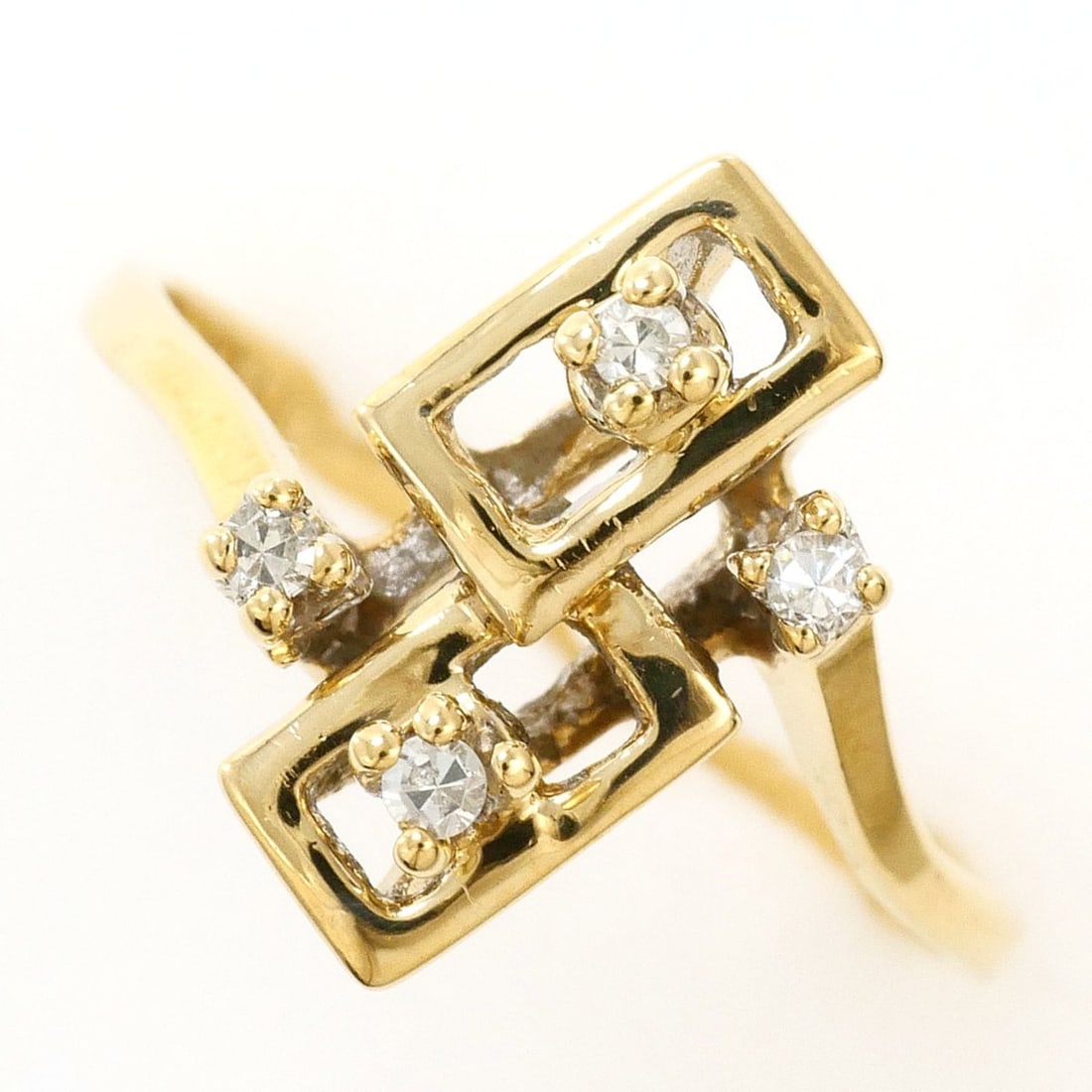 K10 10K YG Yellow Gold Ring with 1 Diamond (no carat marking), Total Weight 2.6g, Like New: --- Catalog ---Category: SizeWidth: 15mm / 0.59''Weight: 2.6g / 0.09oz.JP Size: 13US Size: 6.5Category: DesignType: Band ringColor: Yellow goldMetal: GoldStone: DiamondGender: WomenMaterial: Yellow go