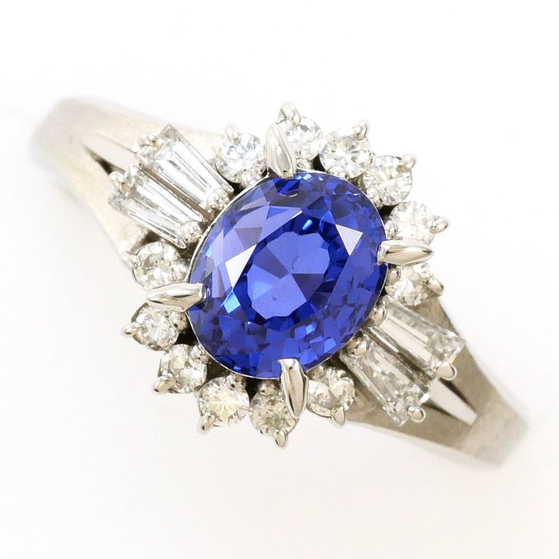 PT900 Platinum Ring with Violet Sapphire 1.68ct and Diamond 0.33ct, Certificate of Authenticity,: --- Catalog ---Category: SizeWidth: 10mm / 0.39''Weight: 5.4g / 0.19oz.JP Size: 7US Size: 4Category: DesignType: Band ringColor: Blue, PlatinumMetal: PlatinumStone: Diamond, SapphireGender: WomenMater