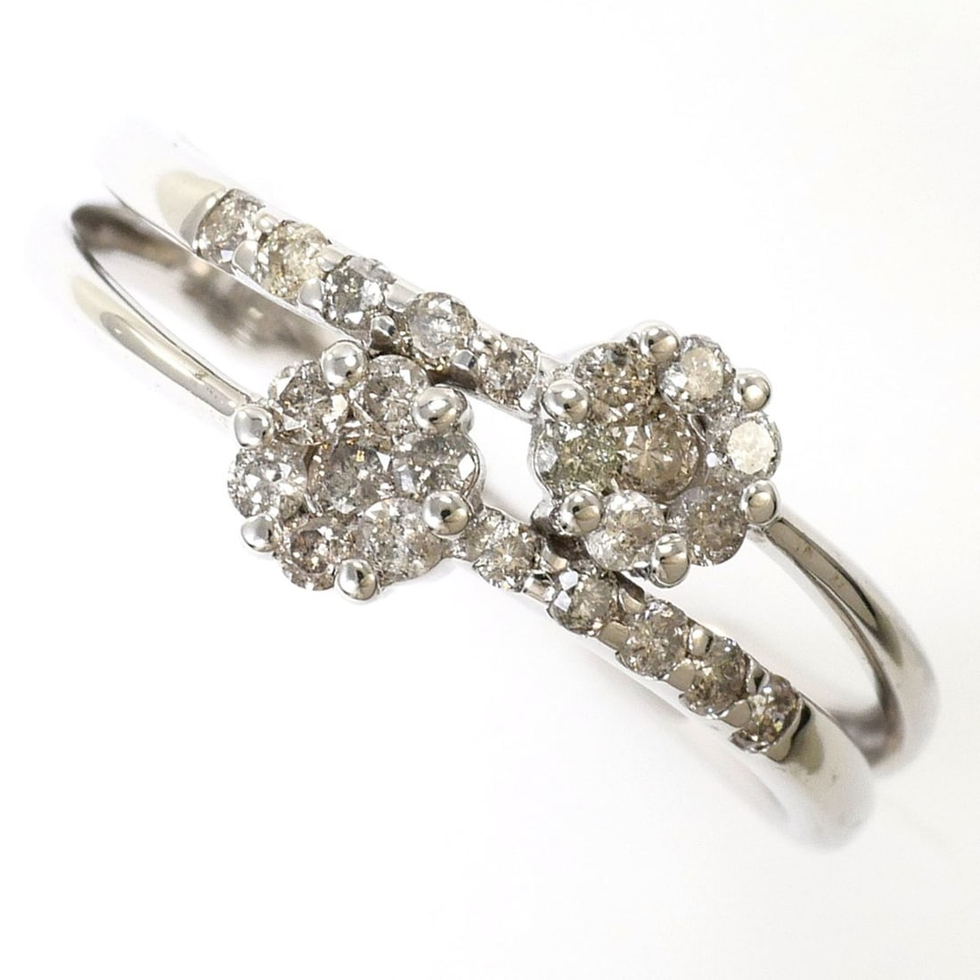 K10 10K WG White Gold Ring with 0.30 ct Diamond, Total Weight 1.3g, Like New Condition.: --- Catalog ---Category: SizeWidth: 8mm / 0.31''Weight: 1.3g / 0.04oz.JP Size: 10US Size: 5.5Category: DesignType: Band ringColor: White goldMetal: White GoldStone: DiamondGender: WomenMaterial: White