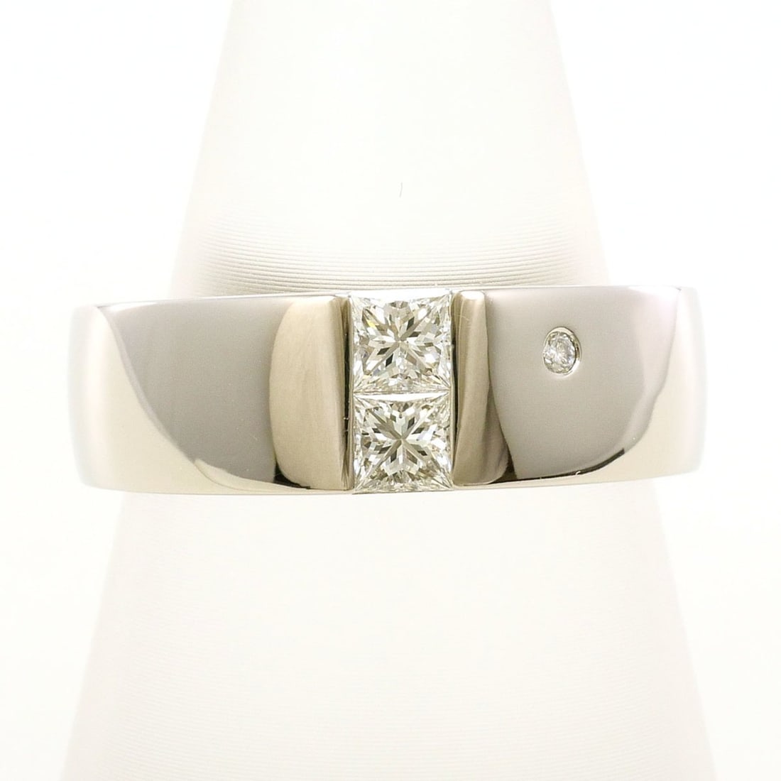 PT900 Platinum Ring, 1 Diamond (0.41ct) and 0.01ct Diamond, with Appraisal Certificate, Total Weight (1 of 11)