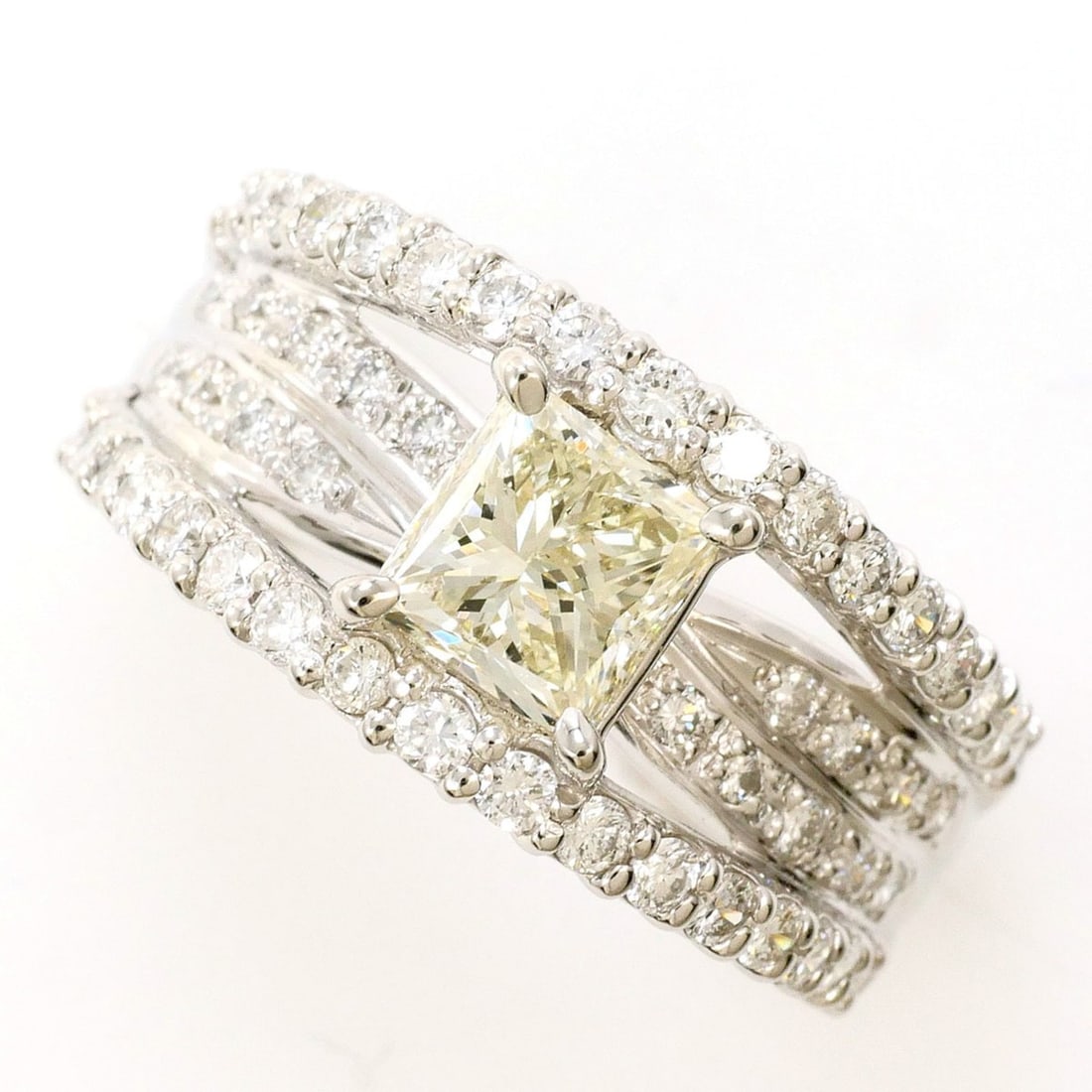 PT900 Platinum Ring, 1 Yellow Diamond 1.007ct, 0.70ct, VS2 Clarity, Certificate of Authenticity, (1 of 10)