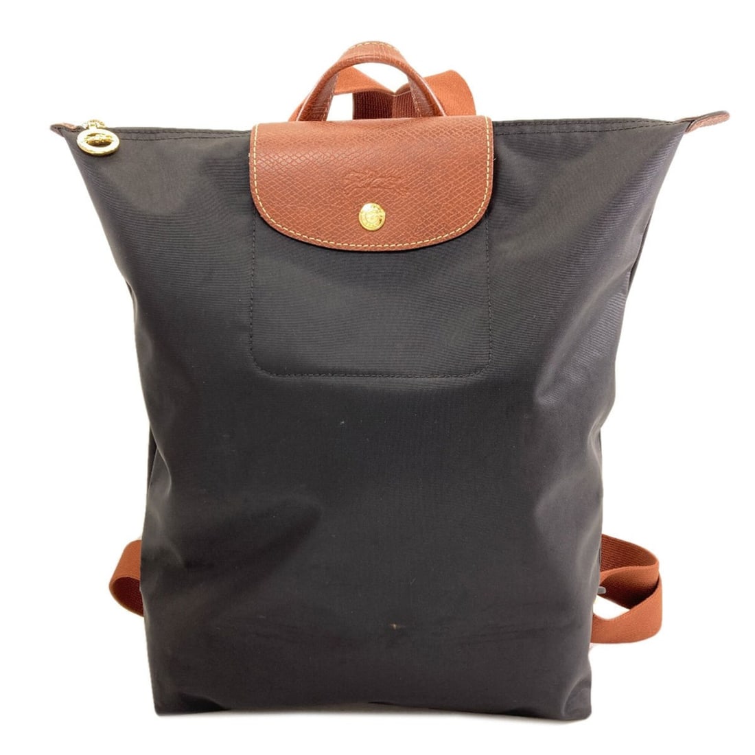 Longchamp Le Pliage Backpack/Daypack, Nylon Material, Women's.: --- Catalog ---Category: SizeSize (HxWxD): 36cm x 40cm x 11cm / 14.17'' x 15.74'' x 4.33''Strap Length: 53cm - 98cm / 20.86'' - 38.58''Handle Length: 14cm / 5.51''Category: DesignType: BackpackColor: 