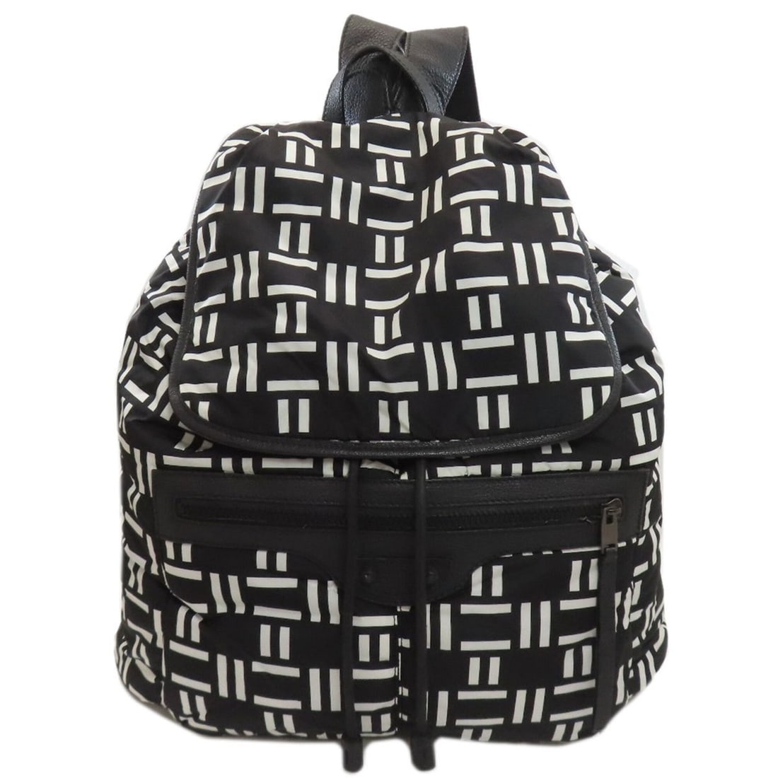 Balenciaga 340139 Traveler Backpack/Daypack Bag, Nylon Material, Women's BALENCIAGA: --- Catalog ---Category: SizeSize (HxWxD): 40cm x 43cm x 15cm / 15.74'' x 16.92'' x 5.9''Strap Length: 62cm - 72cm / 24.4'' - 28.34''Handle Length: 17.5cm / 6.88''Category: DesignType: BackpackColor: 