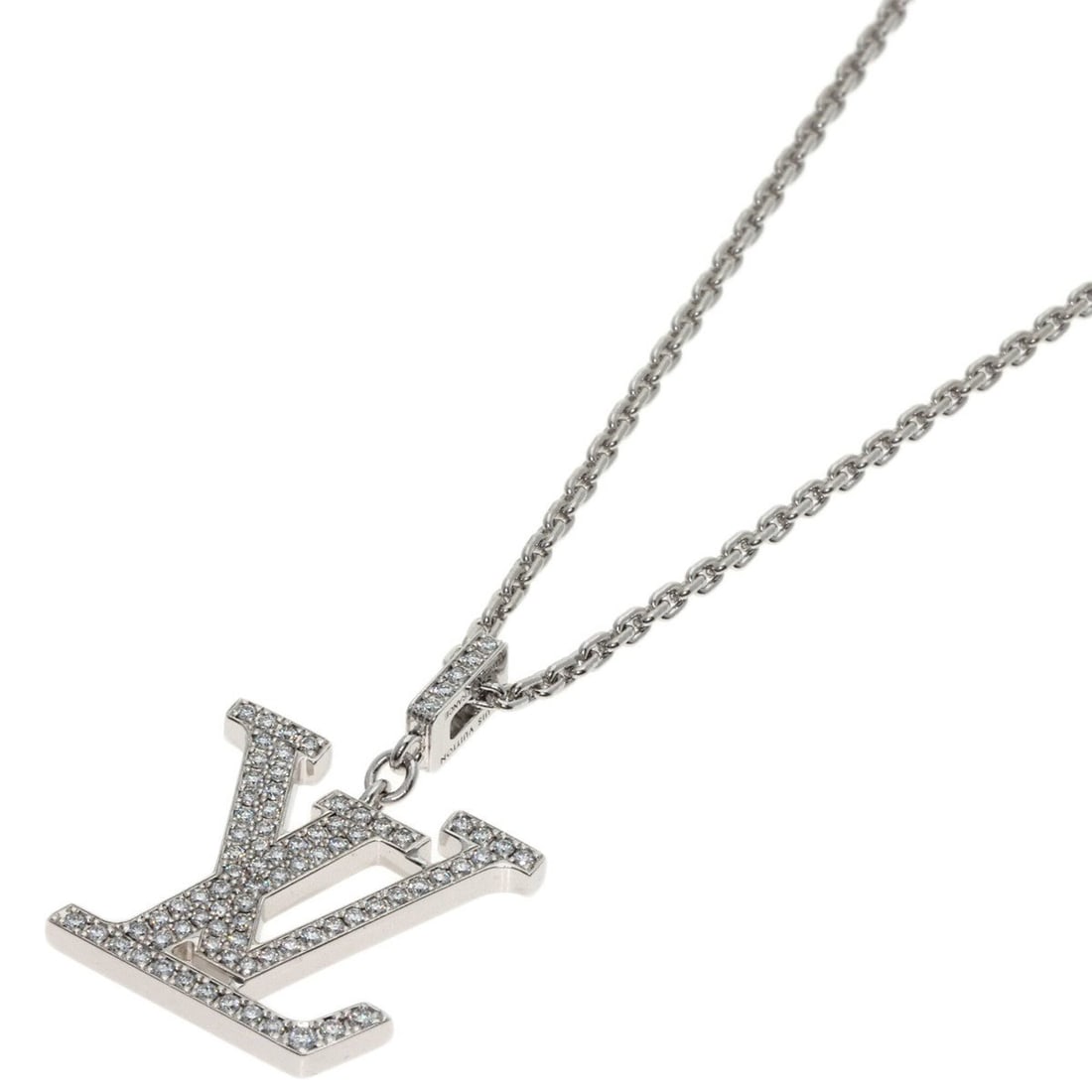 Louis Vuitton Pendant GM Diamond Necklace, 18K White Gold, Women's.: --- Catalog ---Category: SizePendant Size: 23.5mm x 16.2mm / 0.92'' x 0.63''Neck Circumference: 54 cm / 21.25''Category: DesignStone: DiamondGender: WomenMaterial: White gold (18K)Necklace Type: Neckl