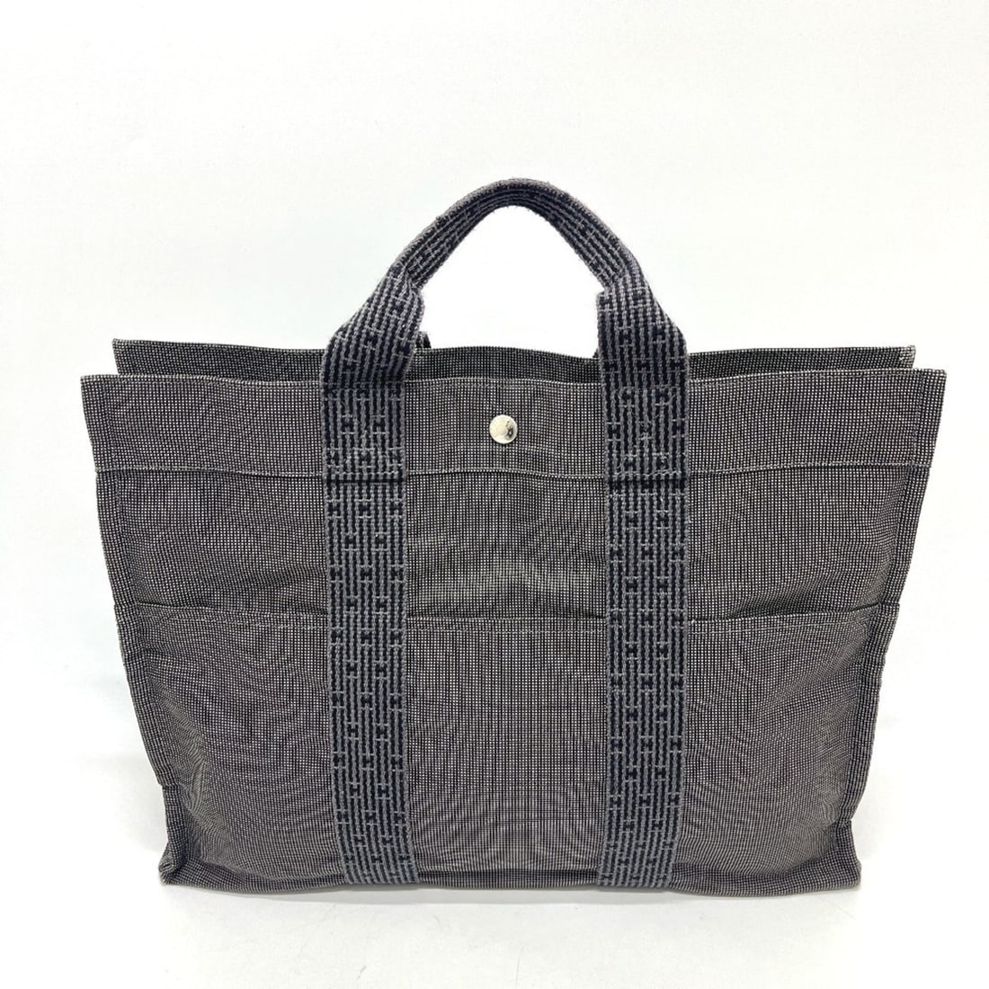 HERMES Herline MM Tote Bag/Handbag, Canvas, Women's, Gray: --- Catalog ---Category: SizeSize (HxWxD): 32cm x 42cm x 11cm / 12.59'' x 16.53'' x 4.33''Category: DesignType: Handbag, Tote bagColor: GrayGender: WomenMaterial: Canvas Category: GeneralBrand: Hermes