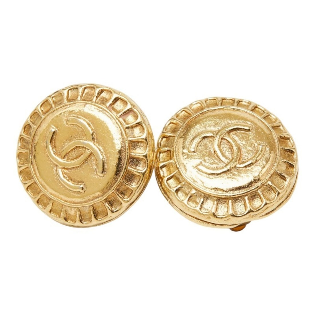 Chanel Coco Mark Round Earrings, Gold Plated, Women's CHANEL: --- Catalog ---Category: SizeSize (HxWxD): 25.90mm x 25.90mm / 1.02'' x 1.02''Category: DesignType: Clip earringsColor: GoldGender: WomenCategory: GeneralBrand: Chanel--- Item List ---Section: Conditi