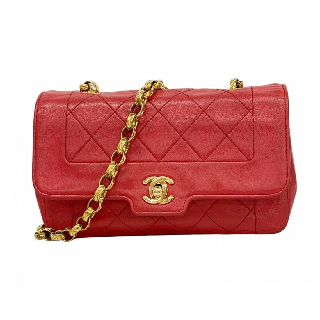 Chanel Matelassé Chain Shoulder Bag, Lambskin, Red, Women's: --- Catalog ---Category: SizeSize (HxWxD): 13cm x 18cm x 5.5cm / 5.11'' x 7.08'' x 2.16''Category: DesignType: Shoulder bagColor: Red colorGender: WomenMaterial: Leather Hardware Color: GoldLeather/Fu