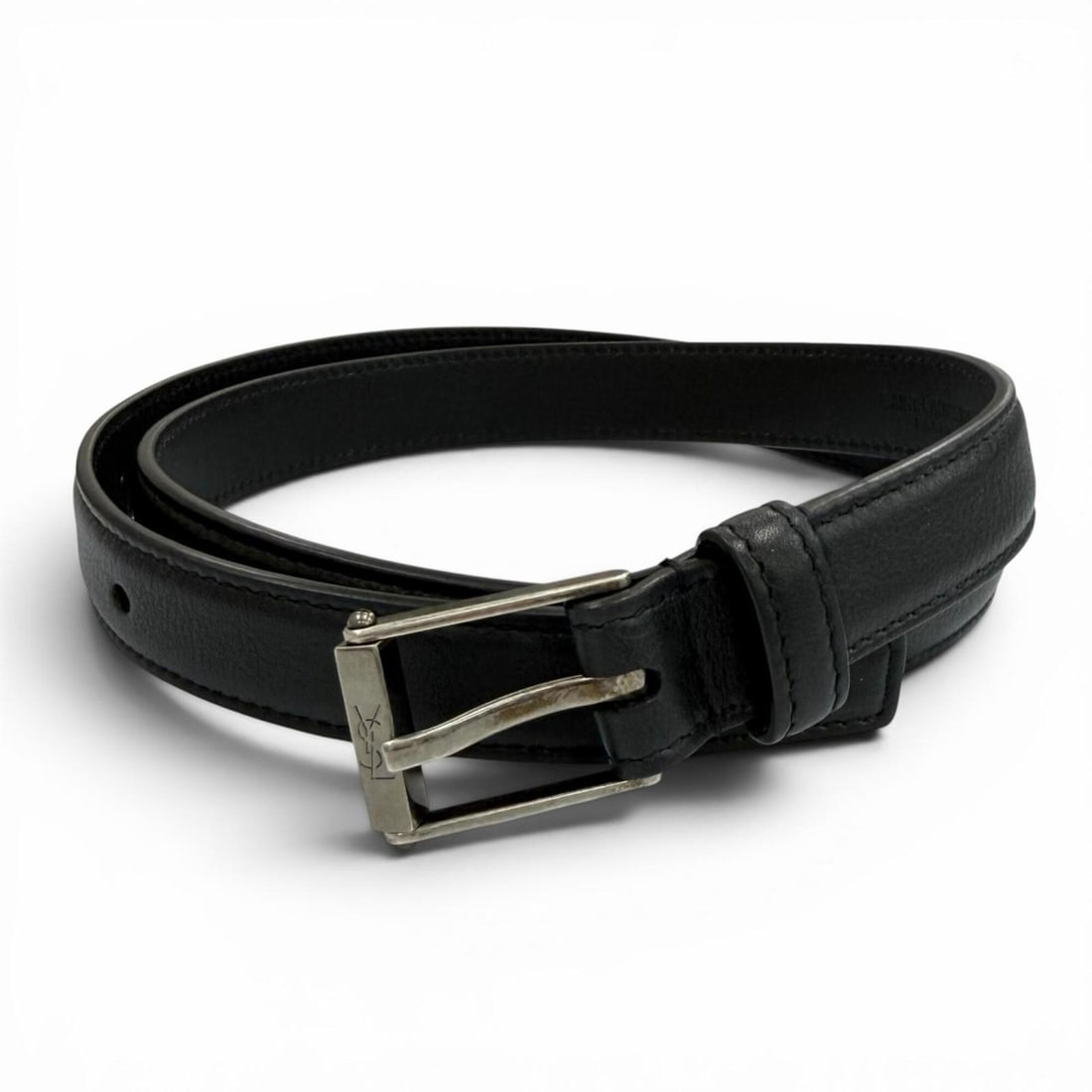 SAINT LAURENT 479388 Narrow Belt, Distressed Finish, YSL Logo, Leather Black, Made in Italy, Women's: --- Catalog ---Category: SizeLength: 68cm - 77.5cm / 26.77'' - 30.51''Category: DesignType: Standard beltColor: BlackGender: WomenMaterial (Strap): Leather Category: GeneralMPN: 479388Brand: Saint Lau