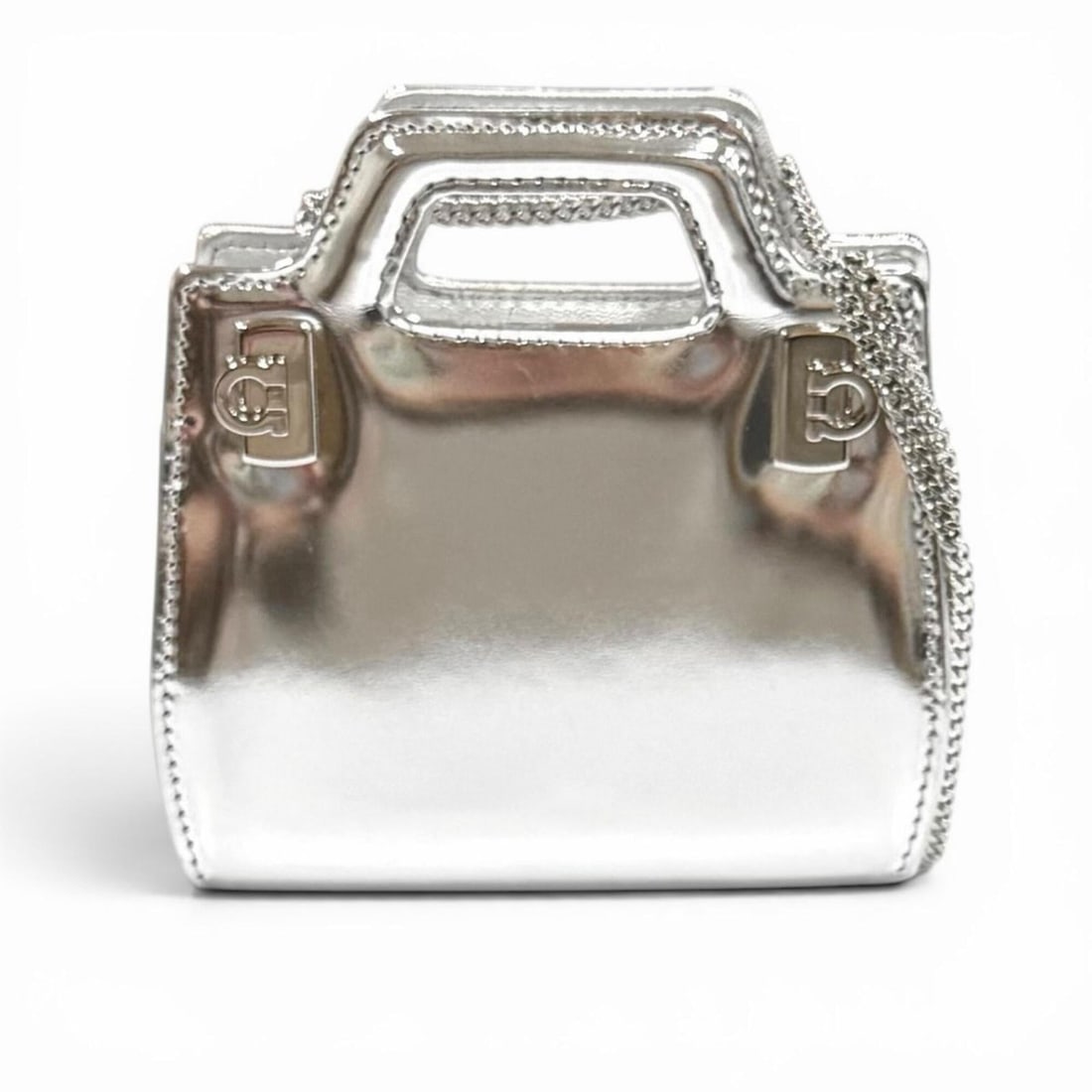 Salvatore Ferragamo FERRAGAMO Wanda Mini Gancini Leather 2-Way Chain Shoulder Pouch Bag, Silver,: --- Catalog ---Category: SizeSize (HxWxD): 12.5cm x 12.5cm x 4.5cm / 4.92'' x 4.92'' x 1.77''Category: DesignType: Pouch, Shoulder bagColor: SilverGender: WomenMaterial: Leather Category: GeneralBrand